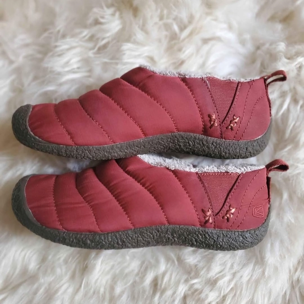 Keen Howser Quilted Loafer Shoe Insulated  Wine / Maroon Women's size 8